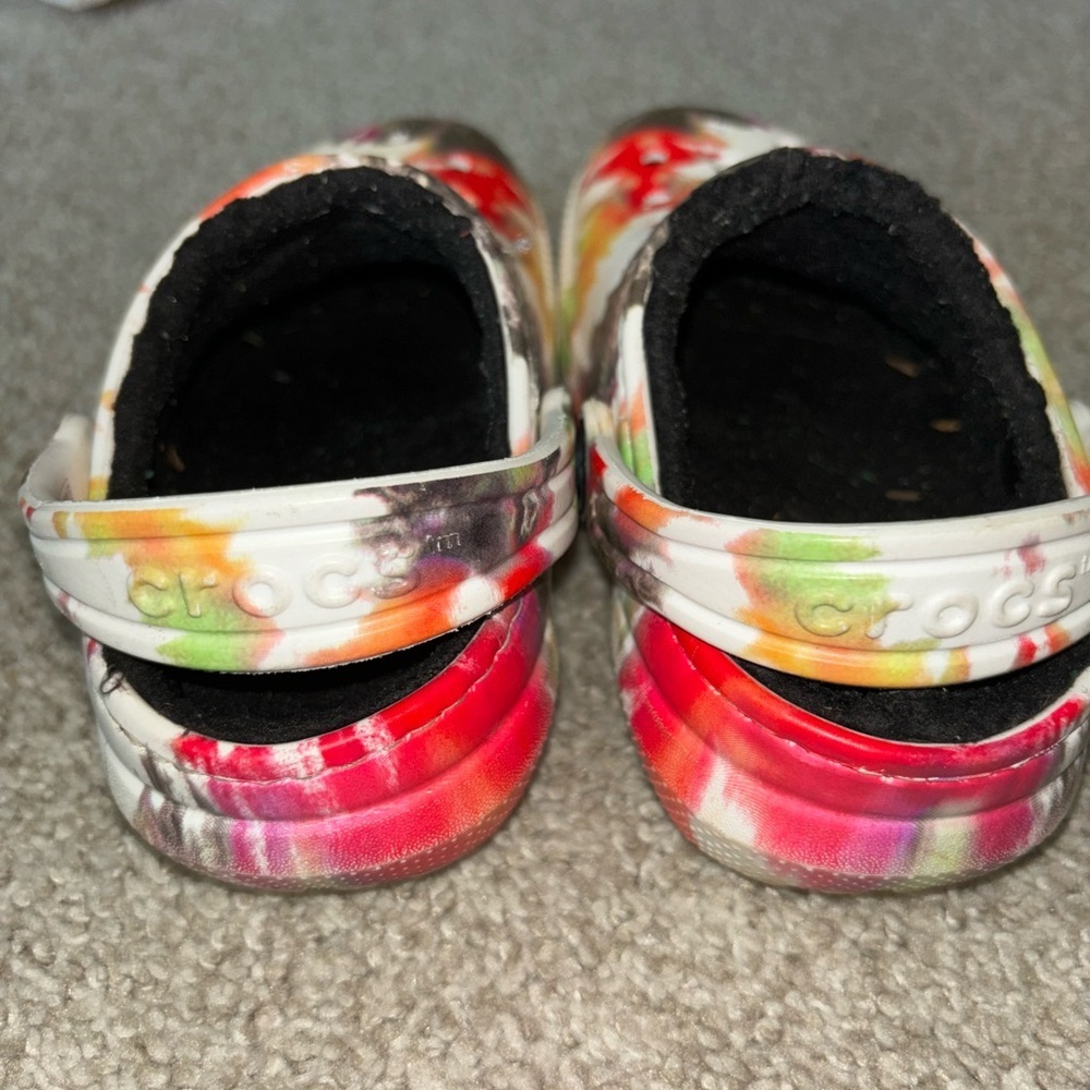 CROCS Classic Tie Dye Fuzzy Lined Clogs size C9 - Picture 5 of 6